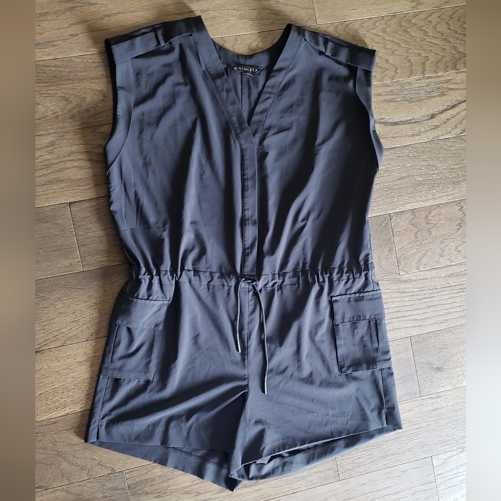 Athleta Size 12 Sutton Black V-Neck Cap Sleeve Romper Drawstring Pockets